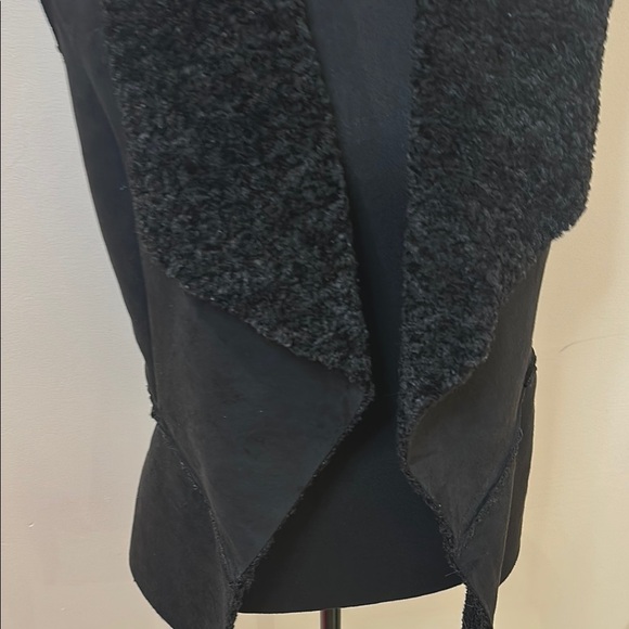 RW&CO. Black Tailored sleeveless Vest - Picture 3 of 9